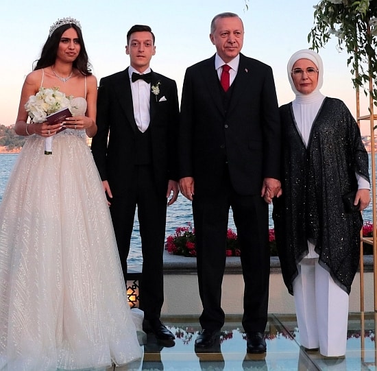 Amine Gülşe ve Mesut Özil Cumhurbaşkanı Erdoğanın nikah şahitliği ile evlendi