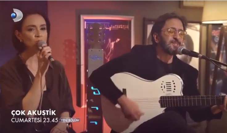 Çok akustik 11 temmuz cumartesi konuğu Fettah Can ve Cansu Kurtçu