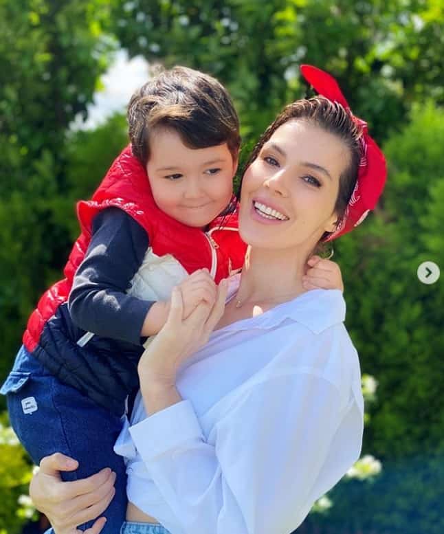 Hatice Sendil Nizami Alemde Terken hatun oldu