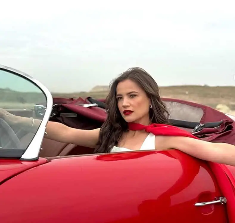 Aşk Sözleşmesi Dizisi Elif rolü Yağmur Yüksel