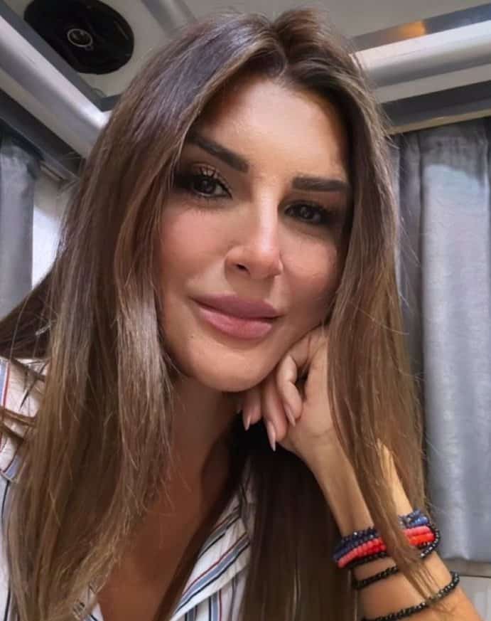 Veliaht dizisi Semra San (Leyla)