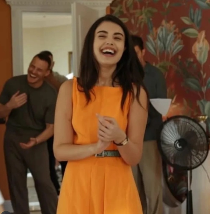 14 Eylül Çarpıntı dizisi 2.bölüm Aslı'nın giydiği elbise İpekyol marka