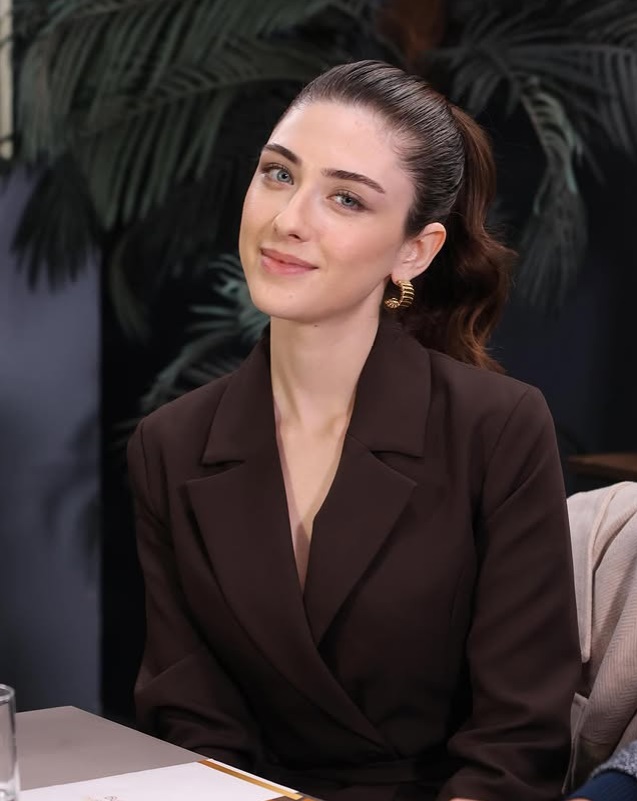 Gelin Dizisi Sıla rolü başrol oyuncusu Elifsu Ünsal