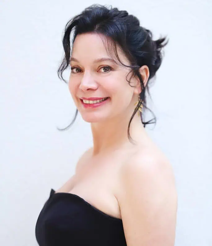 Gerçek Alnıaçık (Melina) Taşacak Bu Deniz dizisi oyuncu kadrosunda