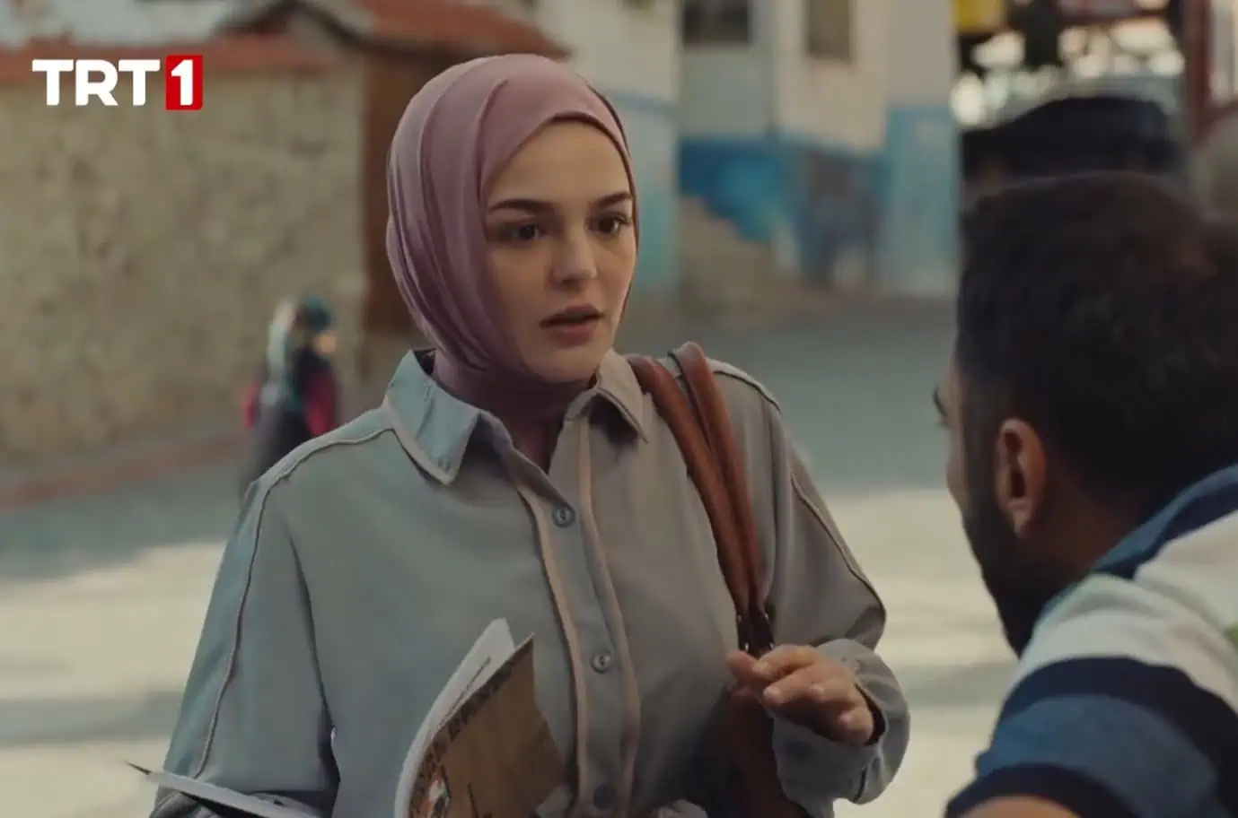 Gönül Dağı Esra Öğretmen Kimdir, Kim için geldi?