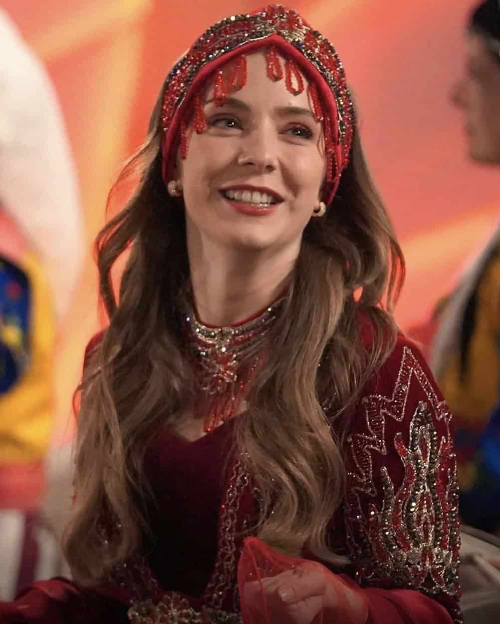 Taşacak bu Deniz dizisi Sevcan'ın giydiği bindallı