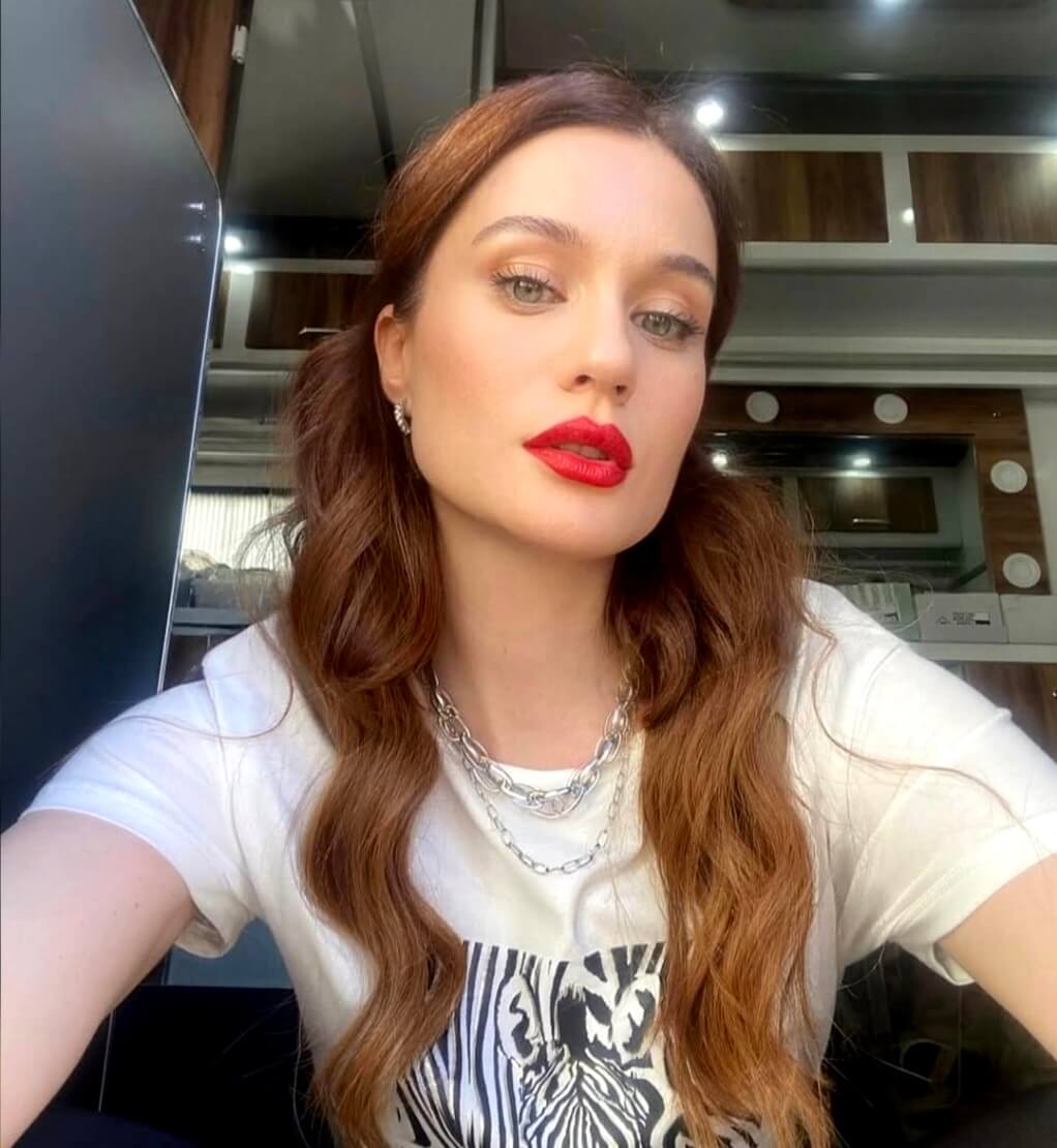 Taşacak Bu Deniz İlve Kimdir, Kim için Geldi?