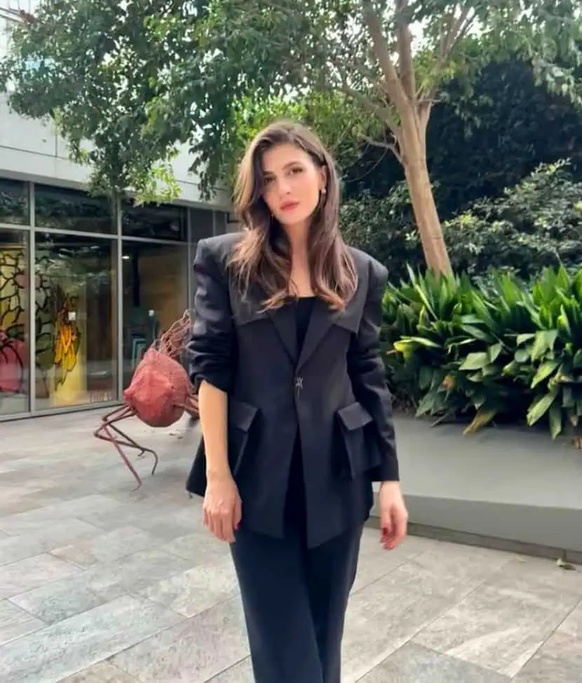 Taşacak Bu Deniz Savcı Feride Kimdir Kime Aşık Olacak